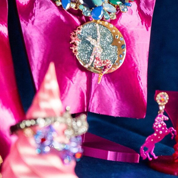 Necklace display bust - Picture 4 of 10